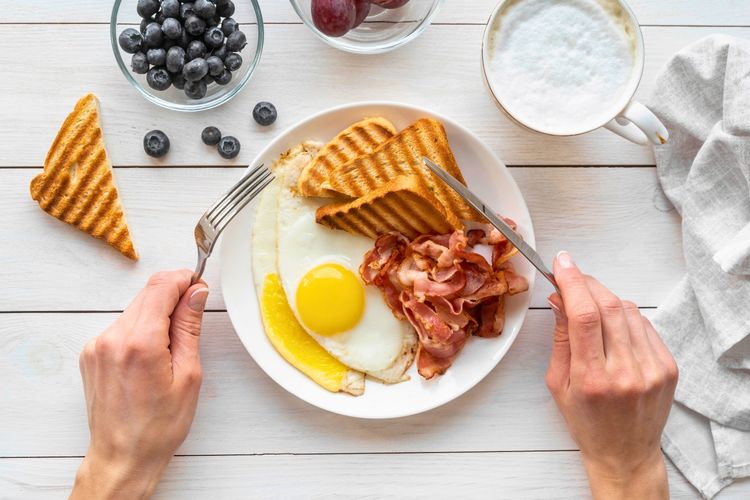Waktu Ideal untuk Sarapan Agar Tekanan Darah Tetap Stabil, Kata Para Dokter Jantung
