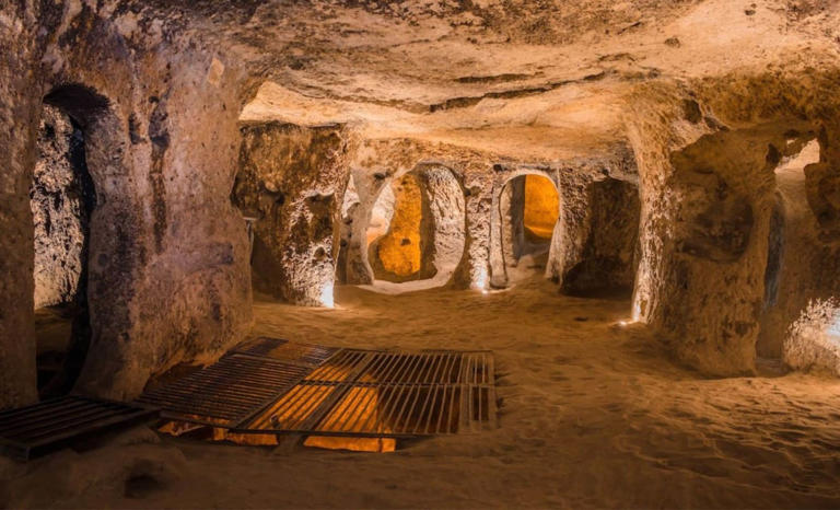 20,000-Year-Old Labyrinth with 3,000 Chambers Hidden Under Egypt's Pyramid  Finally Found – Centuries-Old Claim Resurfaces