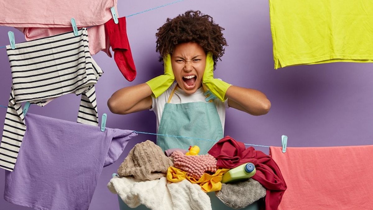 7 Tip Terbaik Membersihkan Pakaian di Musim Hujan Agar Cepat Kering dan Segar