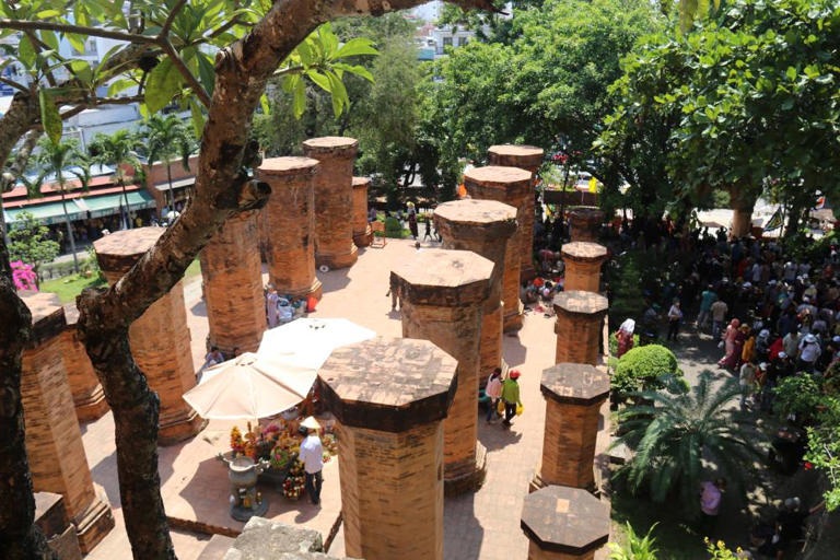 Tháp Bà Ponagar và lễ hội Tháp Bà quan trọng trong văn hóa tín ngưỡng đồng bào các tỉnh Miền trung. Ảnh: Phương Linh