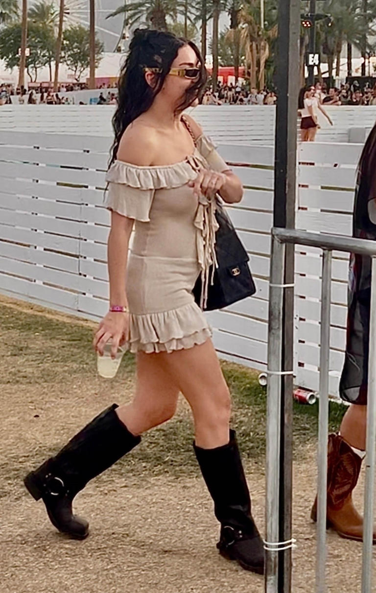 【お洒落コーデを格上げ25B】 CHANEL ハイソックス ☆2025最新☆Celine セリーフハイソックスレディースコピー膝下
