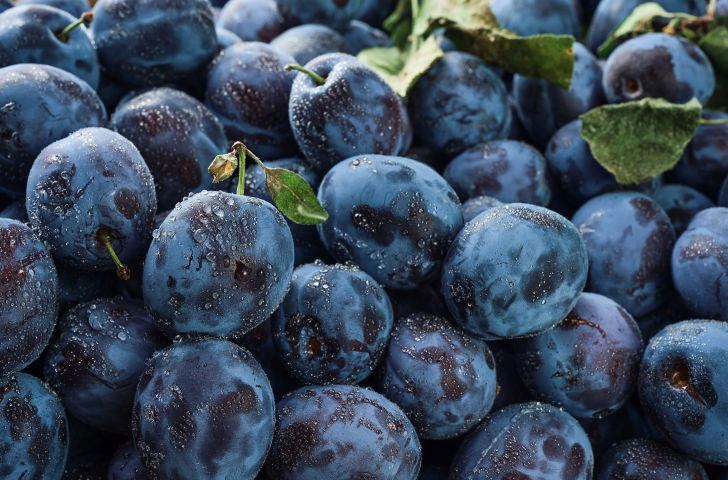Oro negro: la fruta que es un potente antioxidante, fortalece los huesos y ayuda a la producción de colágeno