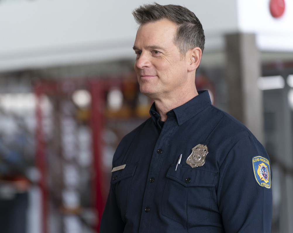 9-1-1-actor-breaks-down-in-tears-over-character-s-shocking-death