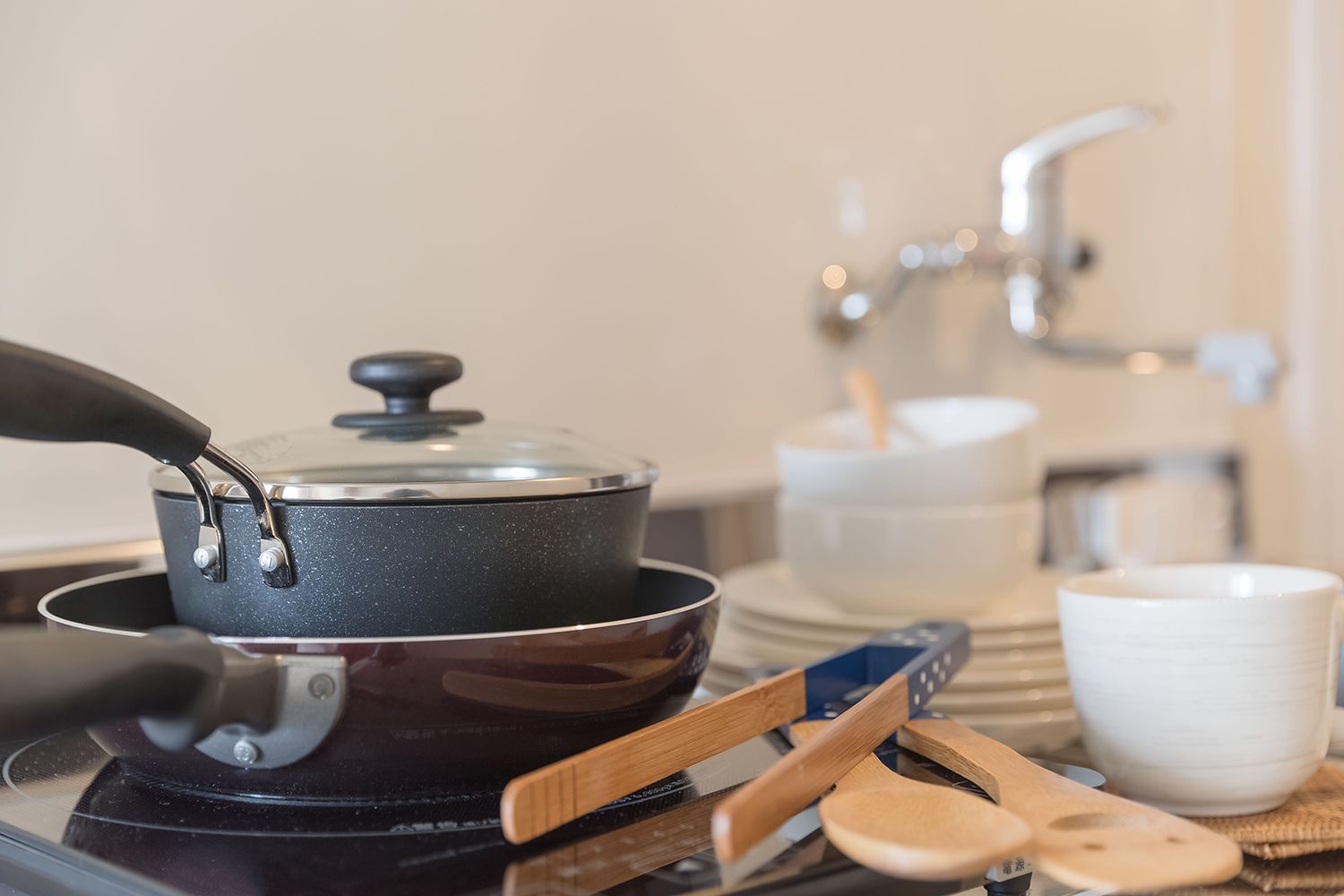 Woman Demands Money After Friend Threw Away Her Kitchenware ‘I Cannot