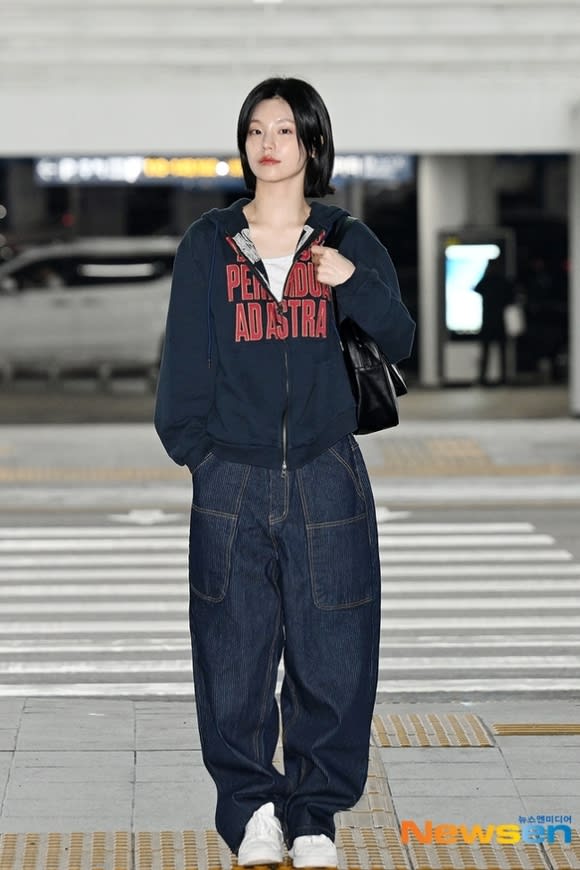 PHOTO】ITZY イェジ、海外スケジュールのため中国へ出国（動画あり）