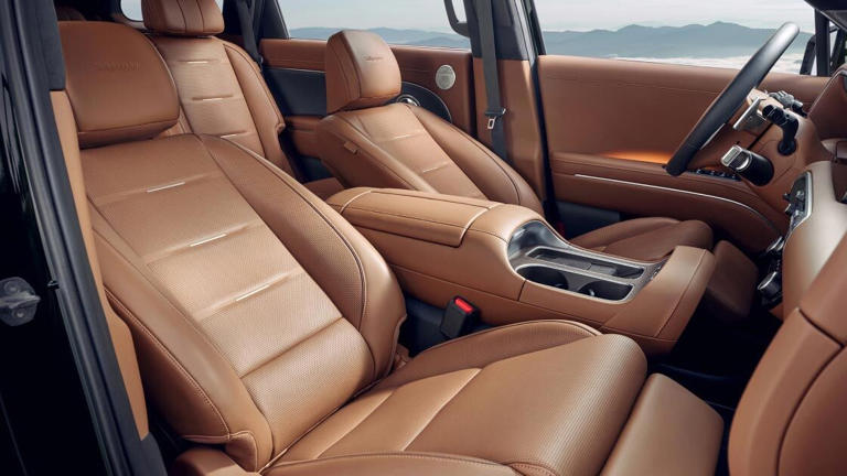 Hyundai's biggest SUV, the Palisade, gets a hybrid powertrain with ...