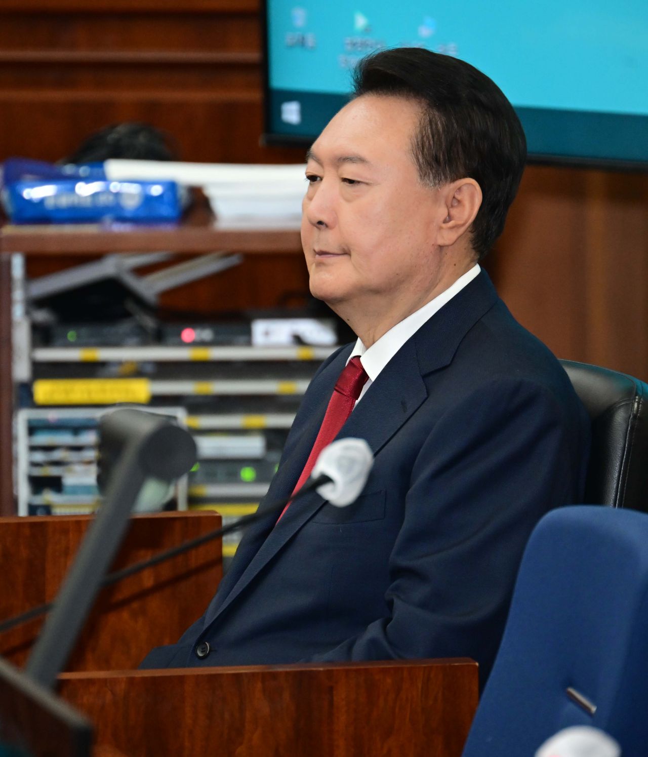 정치적 갈등과 부동산 특혜 의혹 속에서 드러나는 공직자의 도덕적 책임