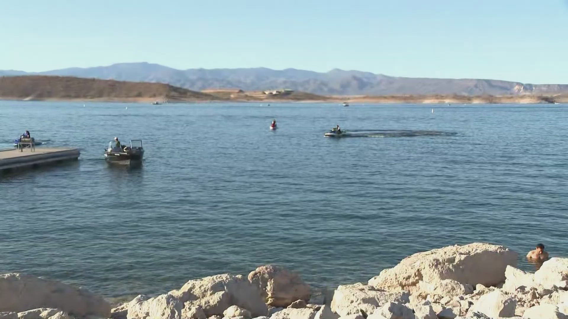 43yearold man dies after watercraft overturns at Lake Pleasant(02)