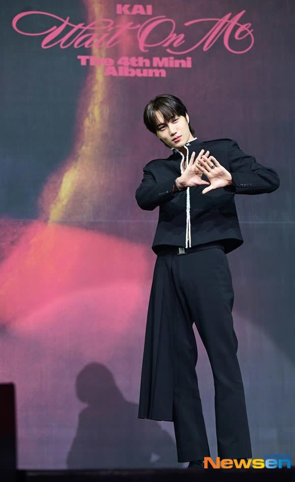 PHOTO】EXO カイ、4thミニアルバム「Wait On Me」発売記念ショーケース