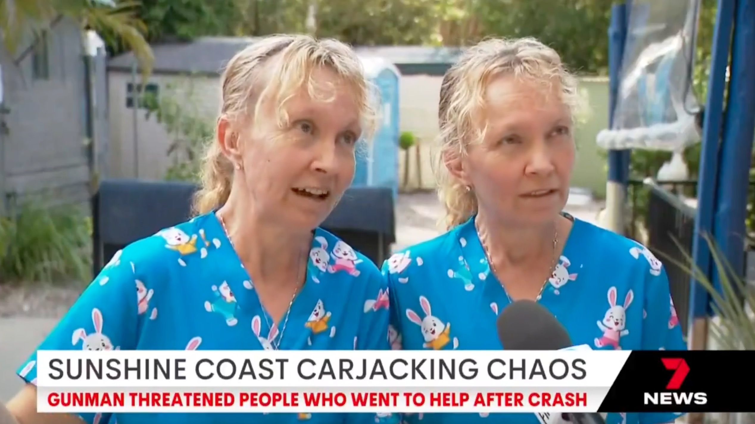 Australian Identical Twins Speak InSync Throughout Surreal Viral(01)