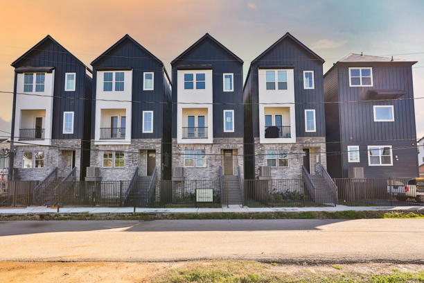 In Houston, a community of 11 Tesla-powered homes has sparked intense buyer interest despite challenges facing Tesla and its founder, Elon Musk. K2 Imagery