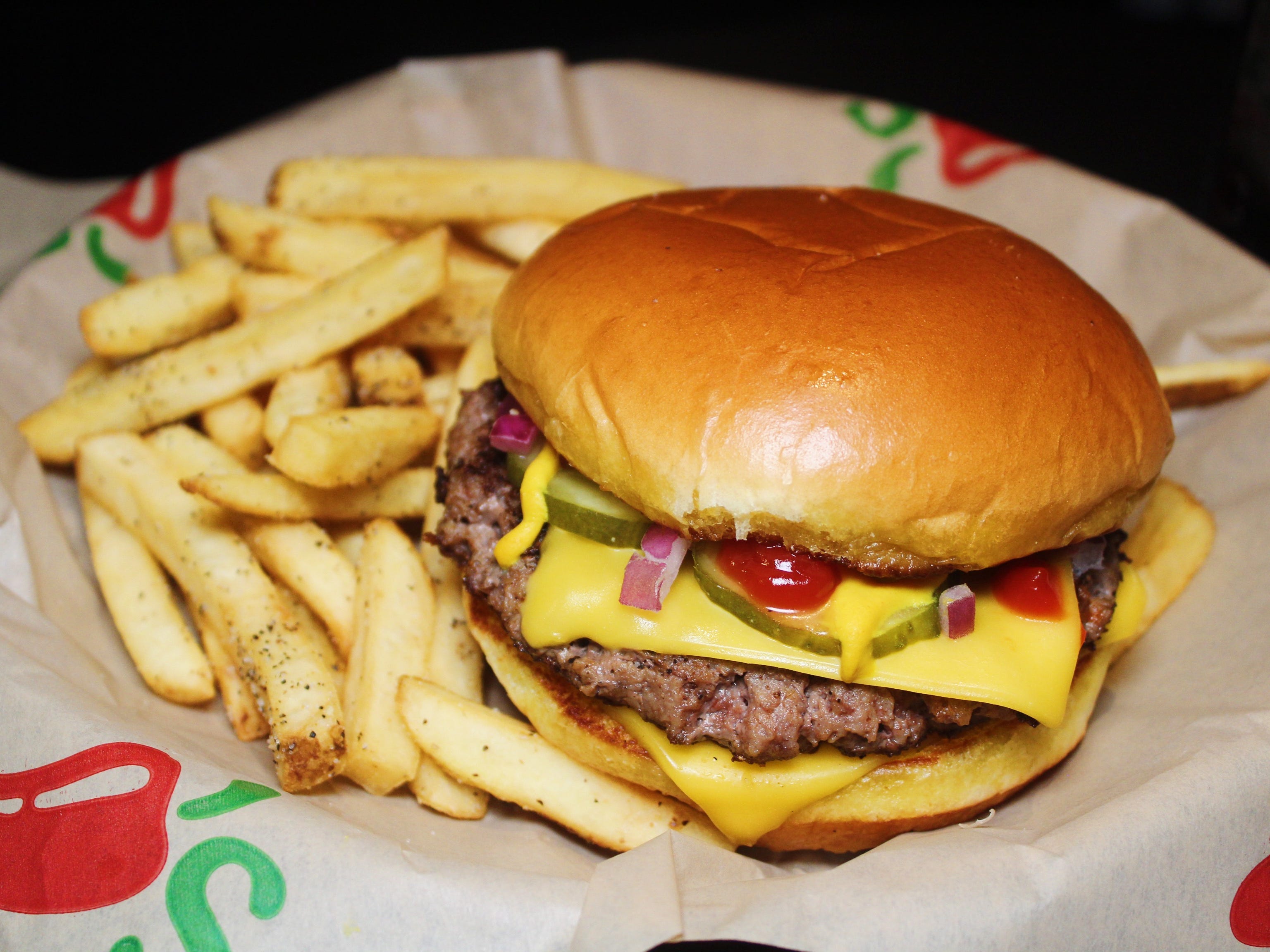We tried and ranked every Chili&amp;#39;s burger from worst to best, and the ...