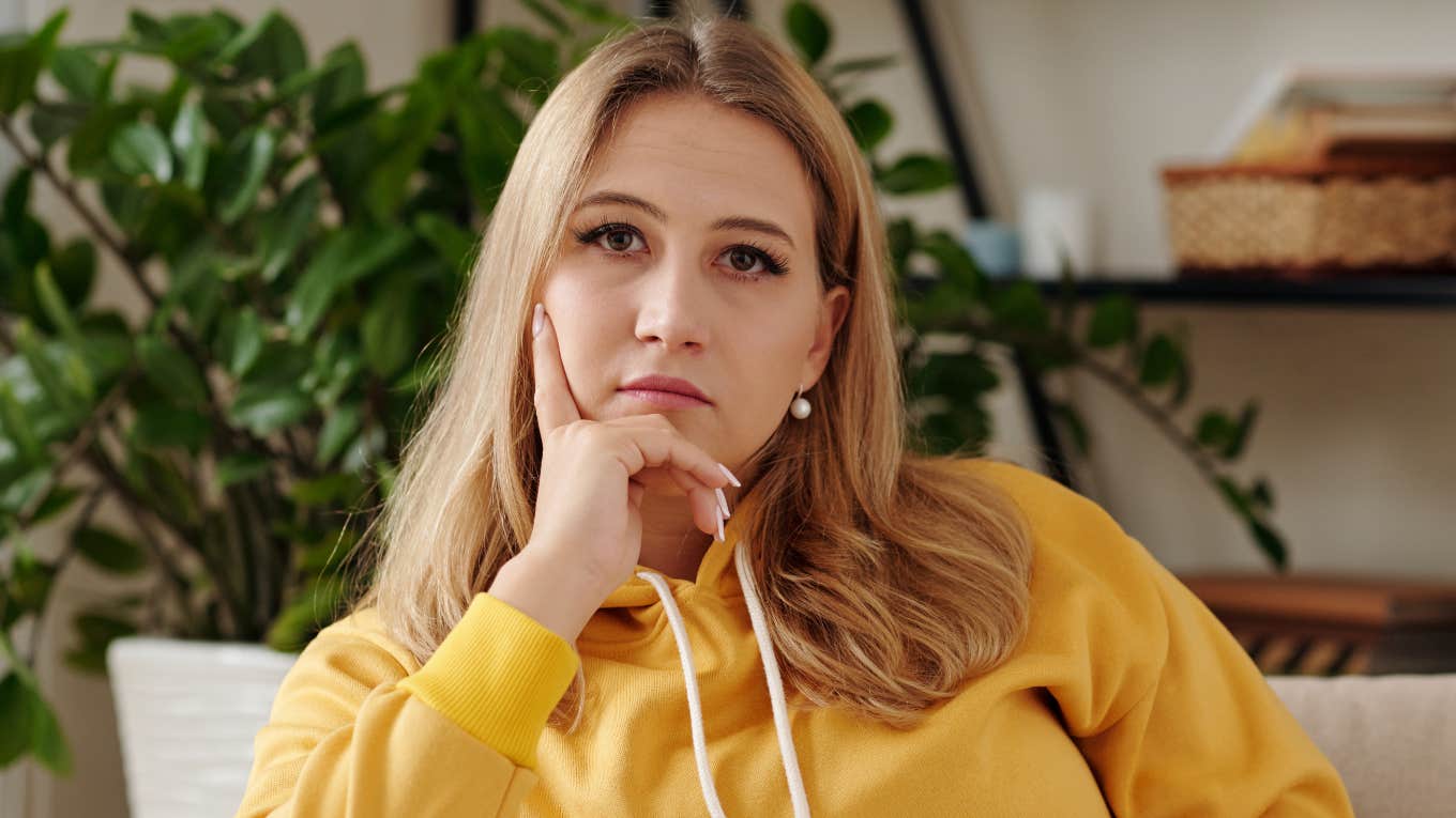 11 Signs Someone Is Seriously Jealous Of You, But Is Trying To Hide It