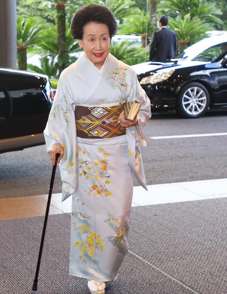 園遊会 注目は華子さまの希少な帯と「遊び心」のお着物 ぷっくり 園遊会 注目は華子さまの希少な帯と「遊び心」のお着物 ぷっくり