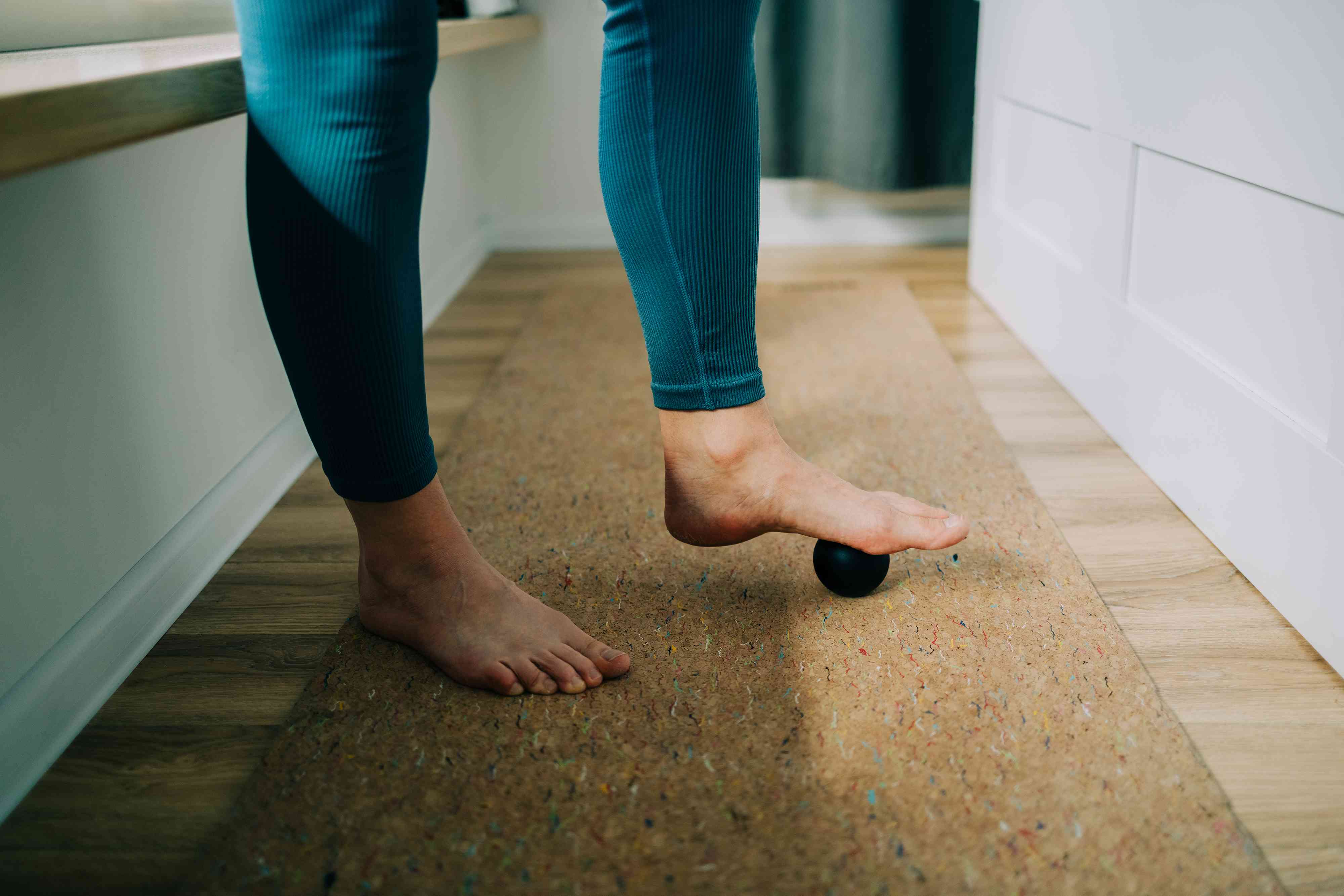 6 effective plantar fasciitis exercises to relieve foot pain