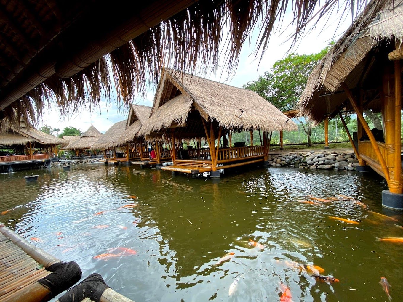 Tempat Makan Kekinian di Lembang: Wajib Kunjung saat Liburan