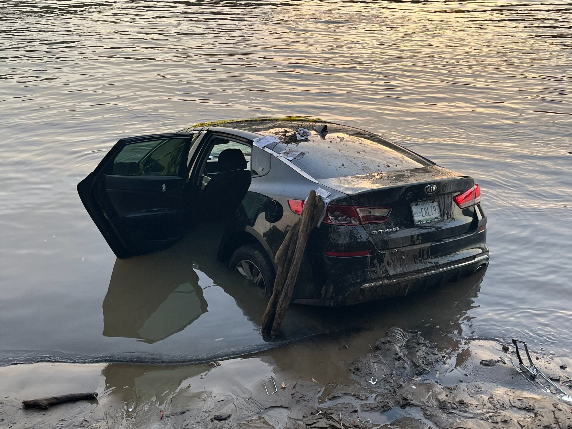 Teenagers help save man who drove into Ohio River after medical emergency