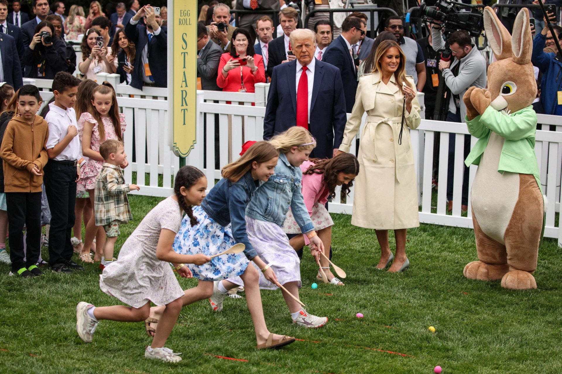 Trumps ignore soaring egg prices and host 30,000 Easter egg hunt