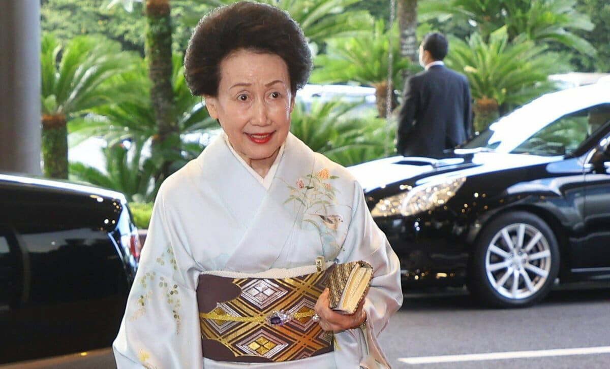園遊会 注目は華子さまの希少な帯と「遊び心」のお着物 ぷっくり 園遊会 注目は華子さまの希少な帯と「遊び心」のお着物 ぷっくり