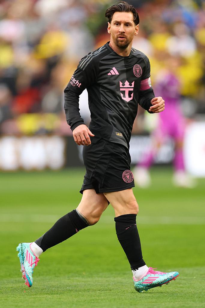 adidas、最新サッカースパイク『F50』に“メッシモデル”のNEWカラーが