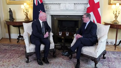 Starmer welcomes New Zealand counterpart to Downing Street