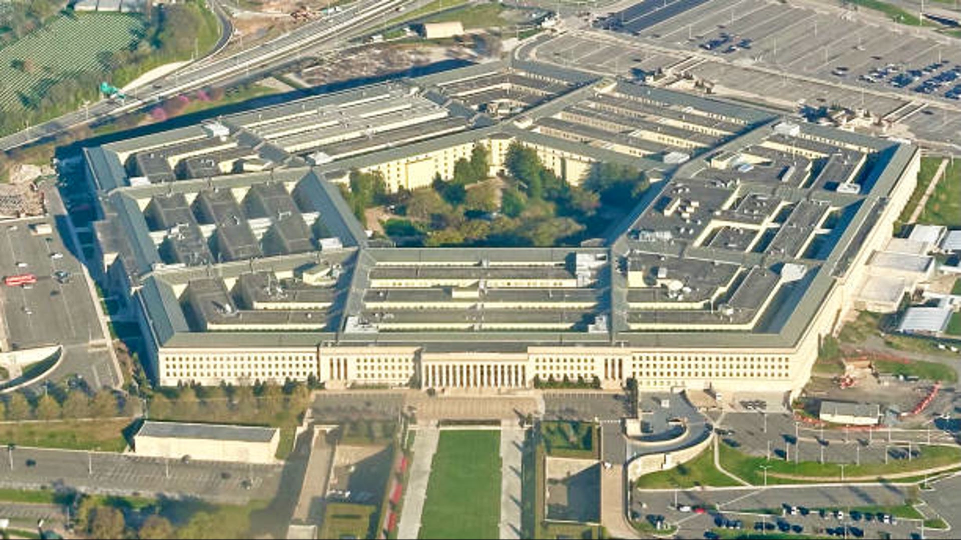 Pentagon Pushing For Ban On Transgender Troops