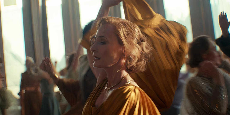 What Mon Mothma's Dance Scene In Andor Season 2, Episode 3 Really Means ...