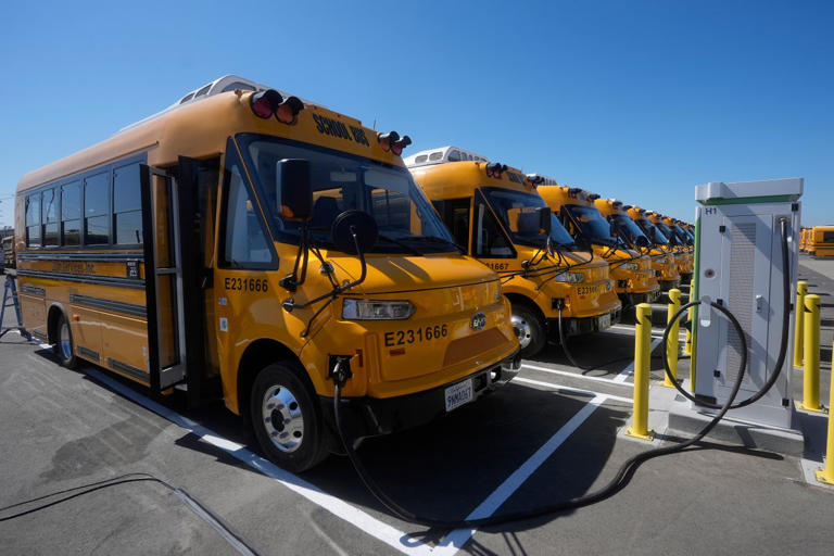 California expands its electric school bus fleet as federal freeze ...