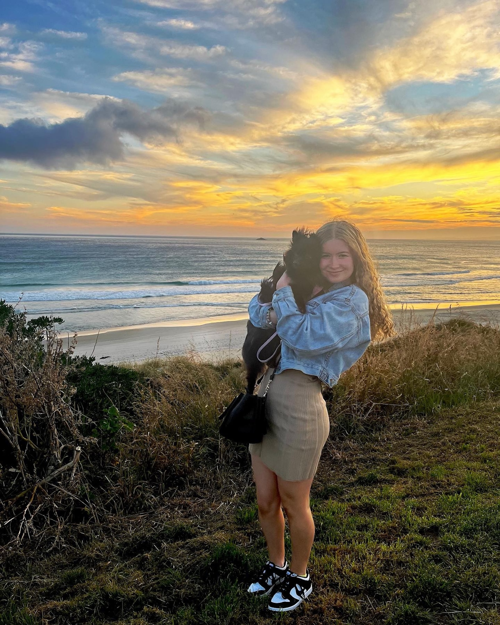 Influencer Diagnosed With Incurable Colon Cancer Dies at Age 21 Report(02)