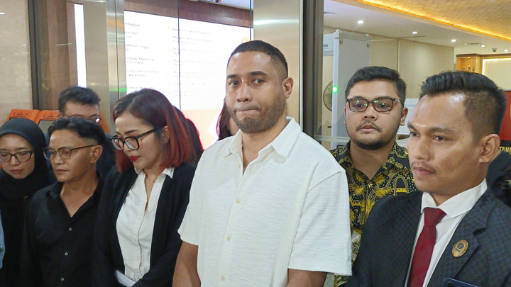 Rayen Pono Tolak Permintaan Maaf Ahmad Dhani: Dia Enggak Sebut Nama Saya
