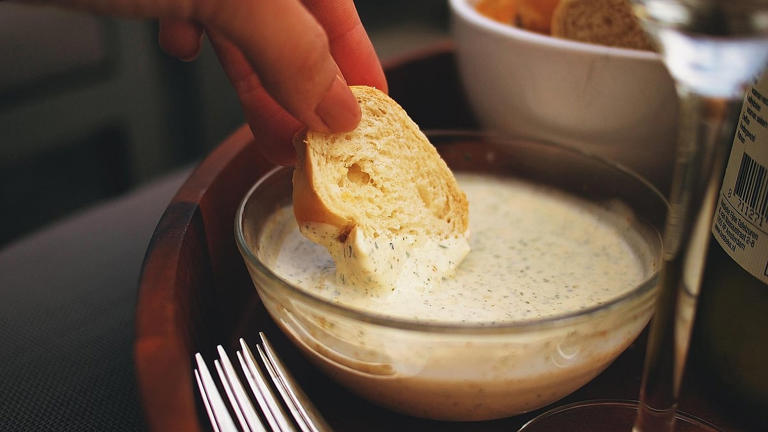 Mayonnaise made with raw eggs