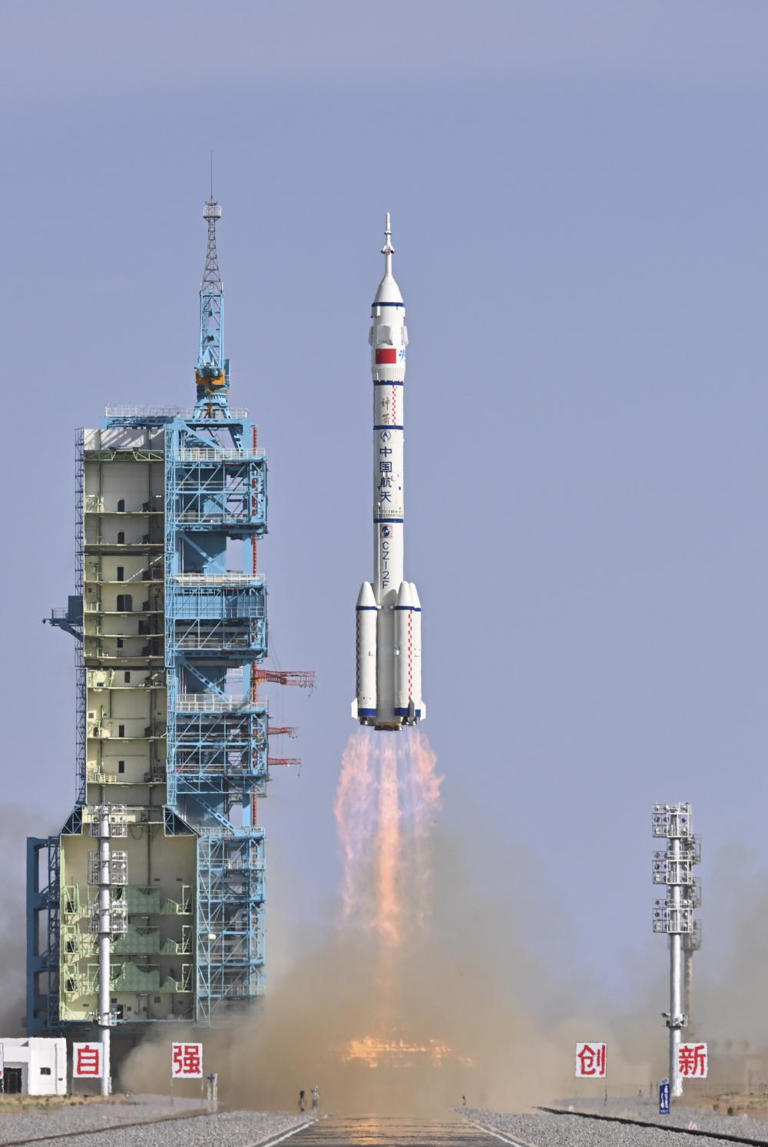 神州6号 1:80 スケール 中国宇宙計画の 2 回目の有人宇宙船 神舟