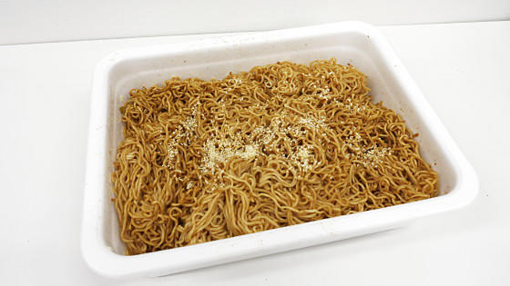 4133kcalの超デカ盛り焼きそばにニンニクを大量投入して換気せず 4133kcalの超デカ盛り焼きそばにニンニクを大量投入して換気せず