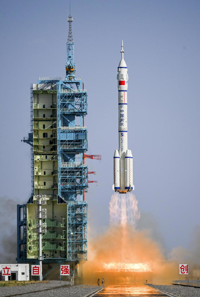 神州6号 1:80 スケール 中国宇宙計画の 2 回目の有人宇宙船 神舟