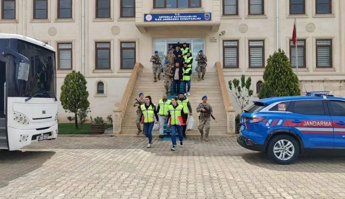 Çiftçilerden alıp vurgun yapmışlardı, mallarına el konuldu