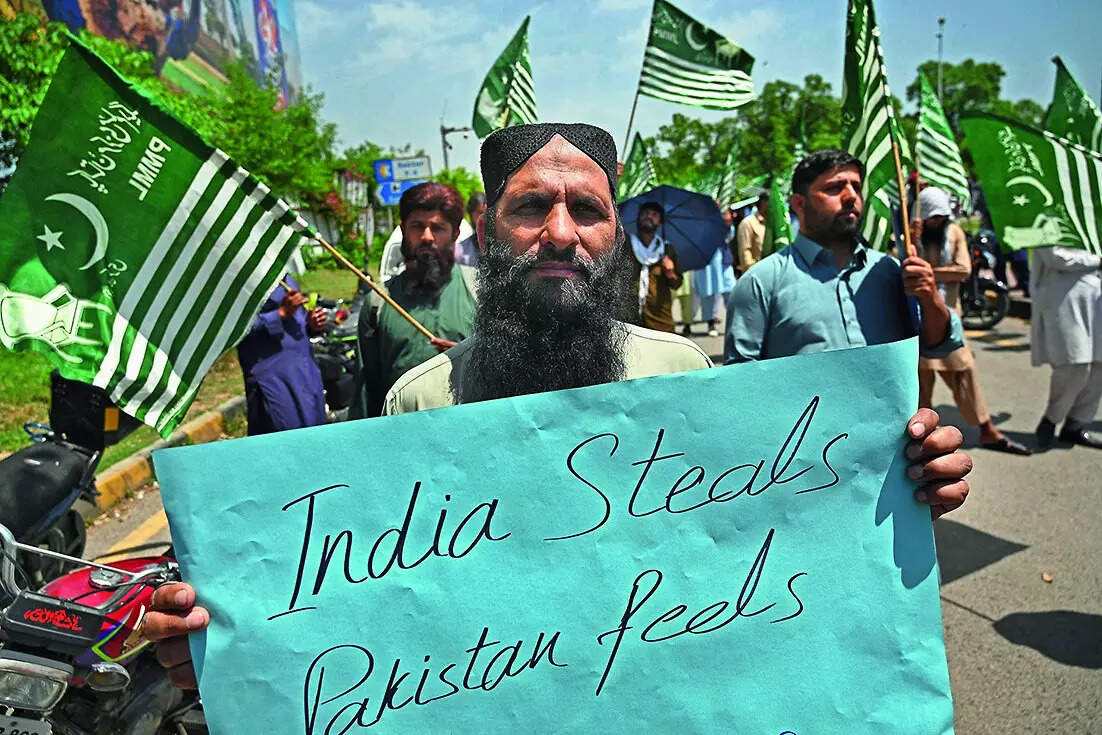 Can India successfully squeeze Pakistan's economy to combat terrorism?