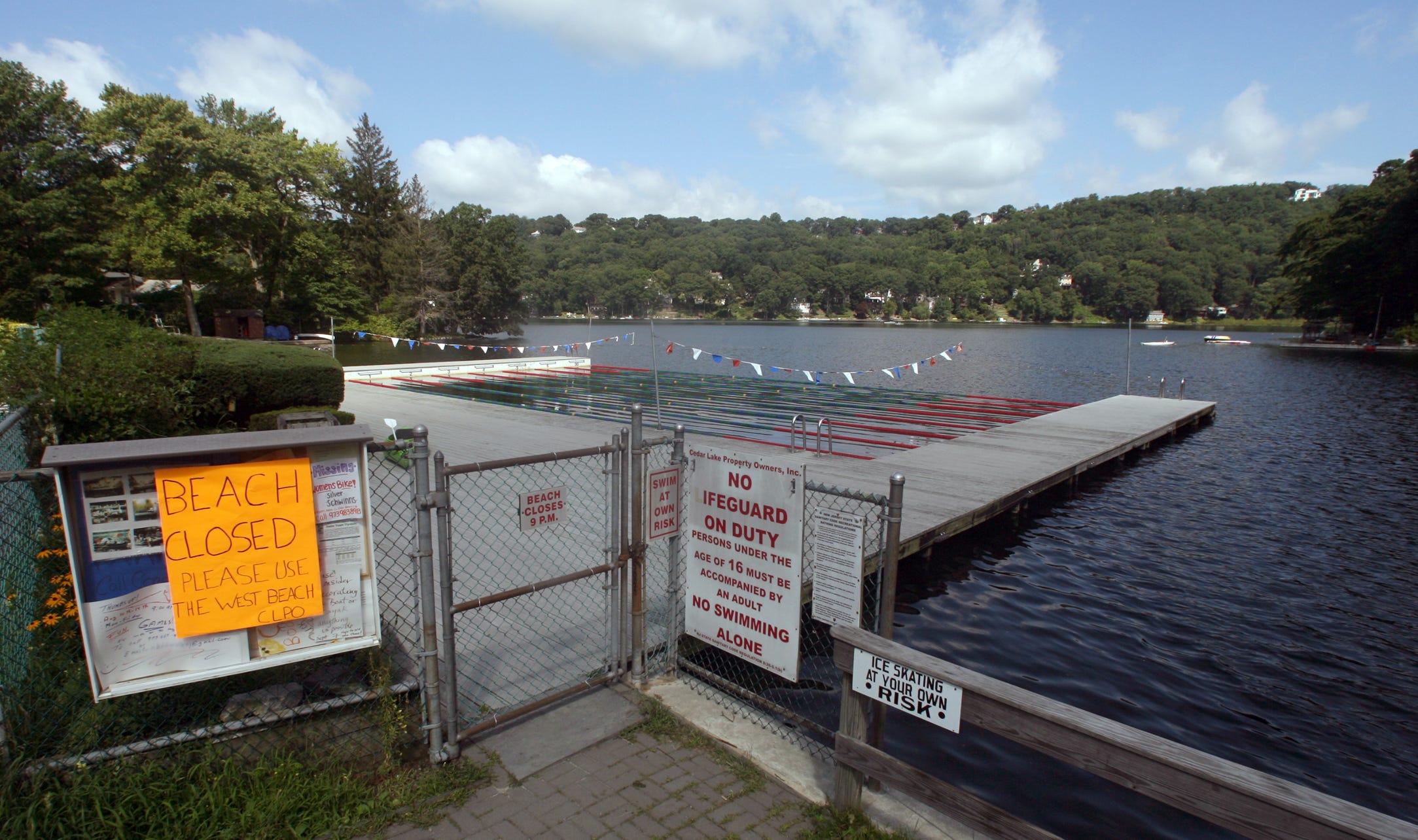 Morris County man flips kayak, drowns in Denville's Cedar Lake, police say(01)