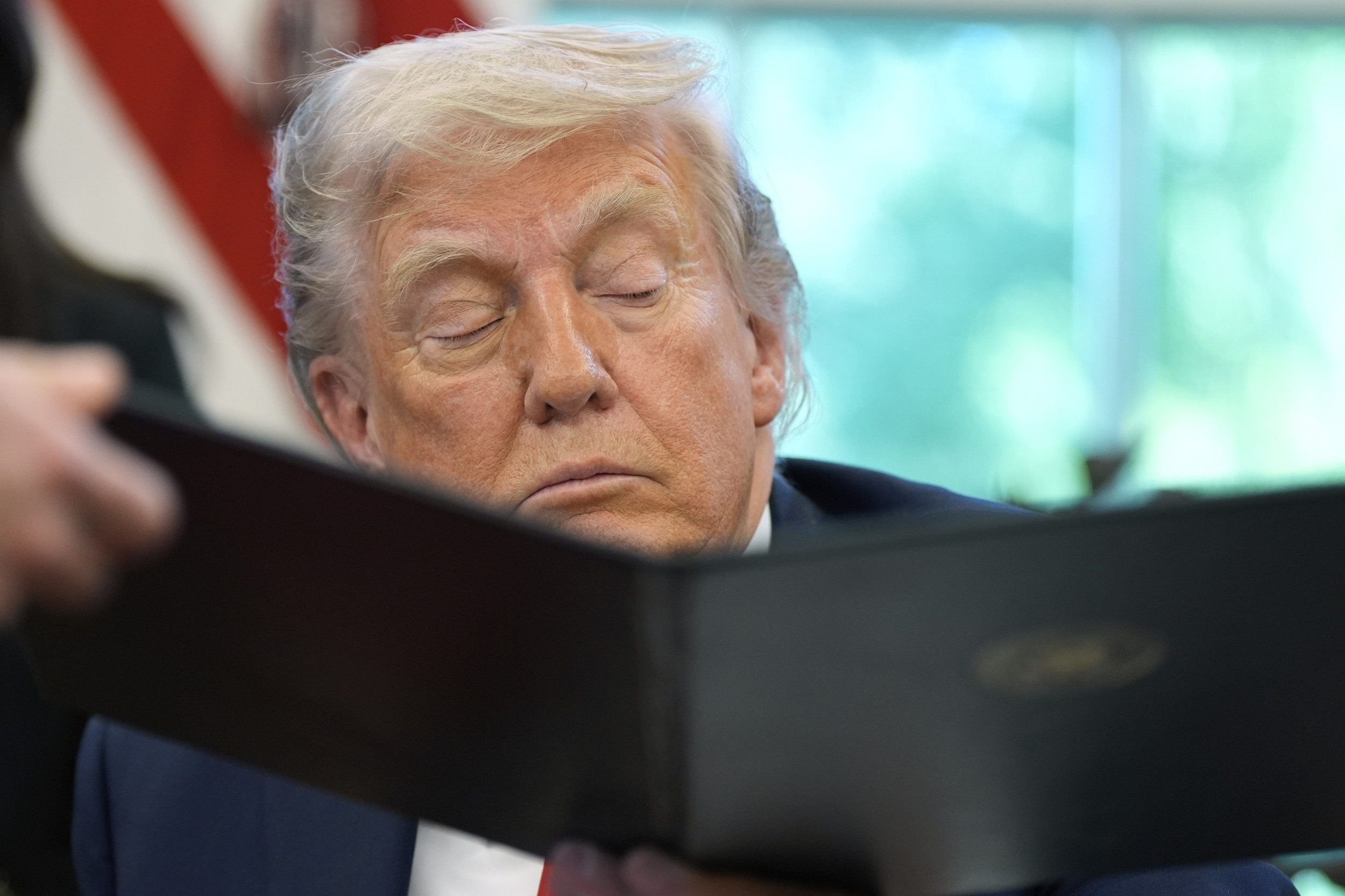 Trump Executive Order Raises Alarm Over Women's Financial Independence