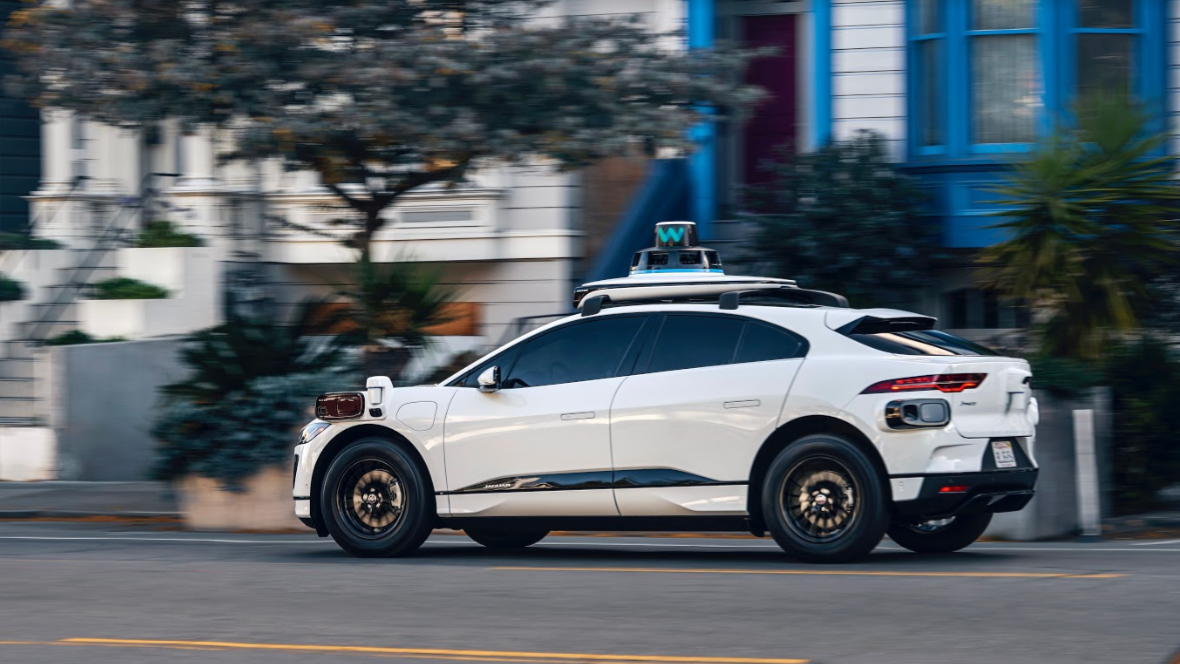 Volkswagen dan Uber Siap Hadirkan Ribuan Mobil Self-Driving di AS