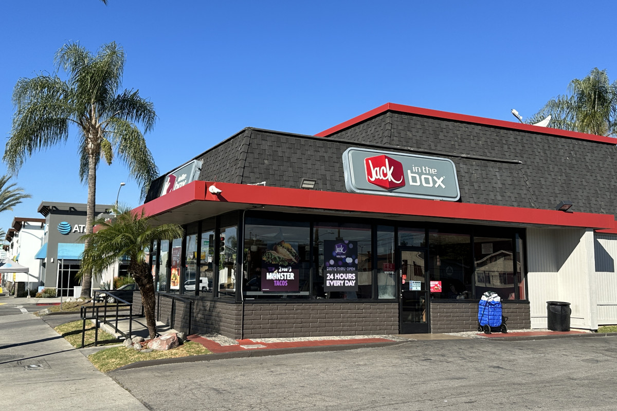 Beloved Fast Food Chain Makes Telling Move After Closing Hundreds of ...