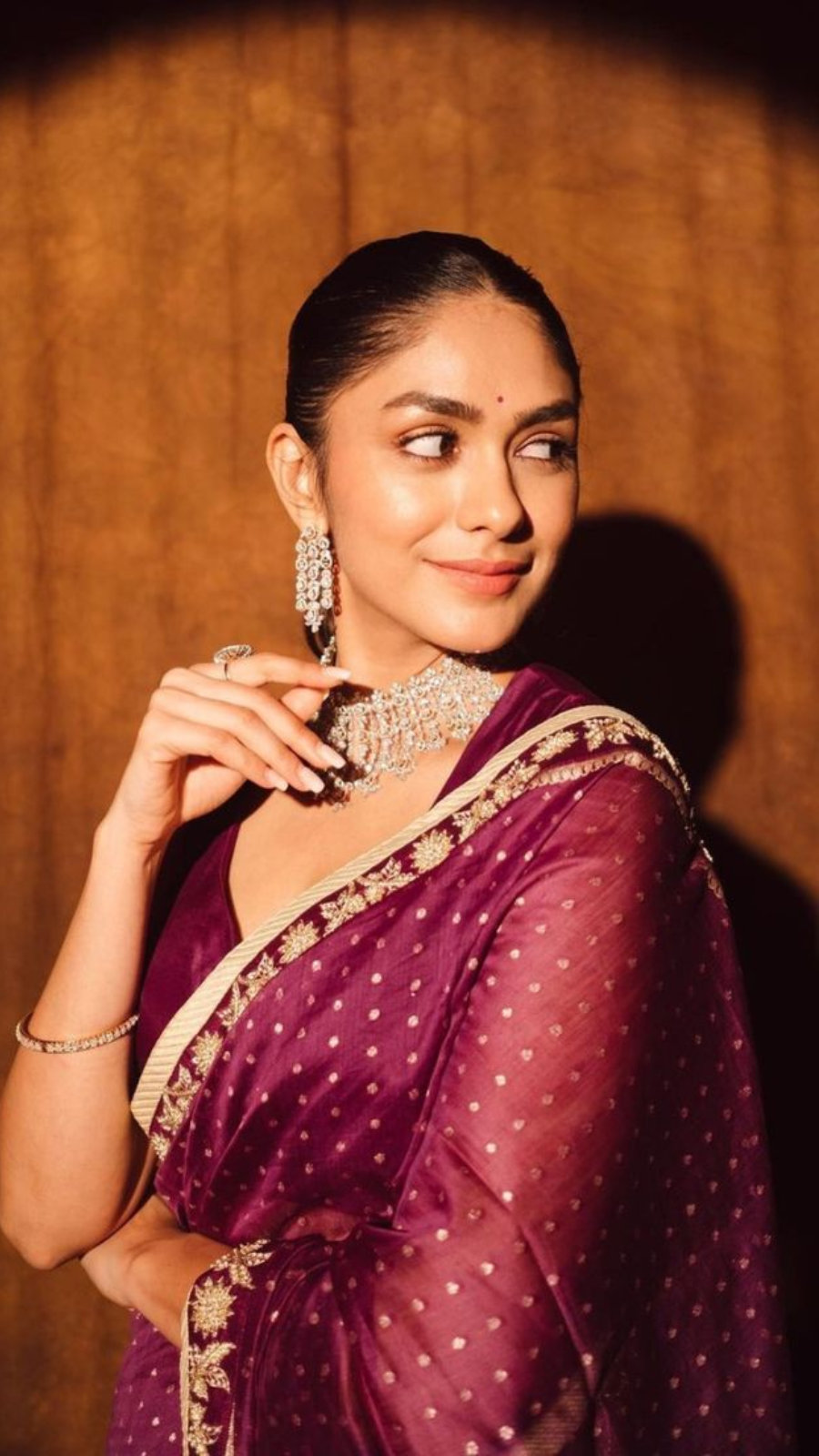 Mrunal Thakur’s captivating looks in a saree