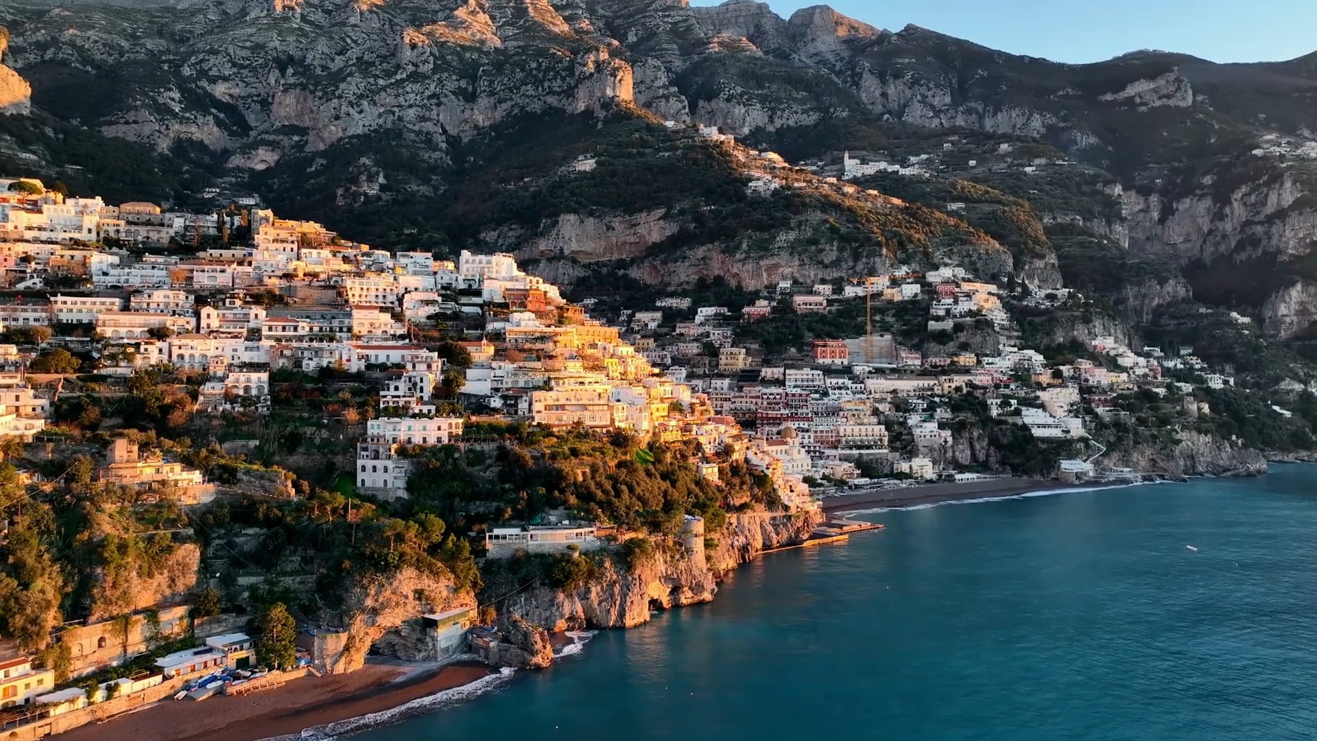 Amalfi Coast: Permata Italia Yang Memancarkan Keindahan Dan Ketenangan