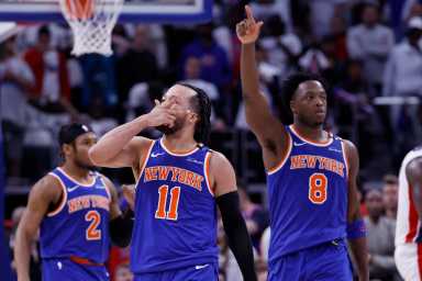 Jalen Brunson carries Knicks to 2nd round with late dagger in Game 6