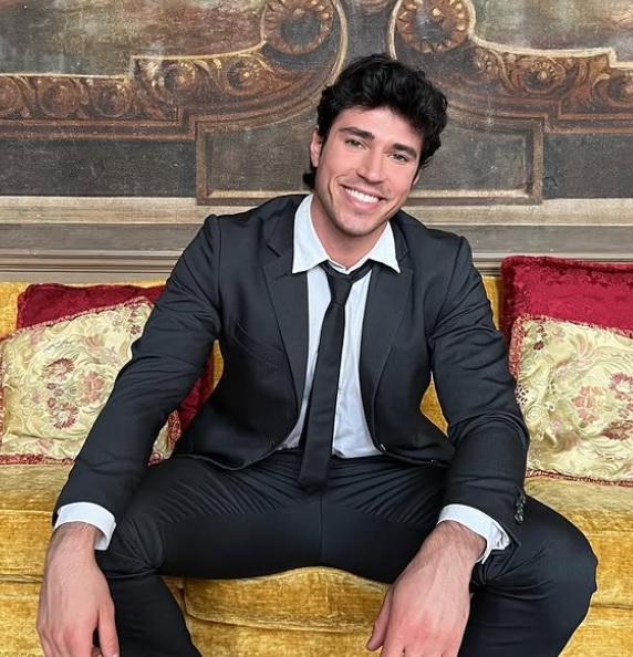 Danilo D'Agostino, il Paradiso delle Signore, l'amore per il piano e l'ex fidanzata famosa: «Interpretare Matteo? Fatico a tirare fuori le emozioni»