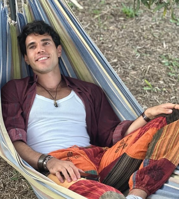 Danilo D'Agostino, il Paradiso delle Signore, l'amore per il piano e l'ex fidanzata famosa: «Interpretare Matteo? Fatico a tirare fuori le emozioni»