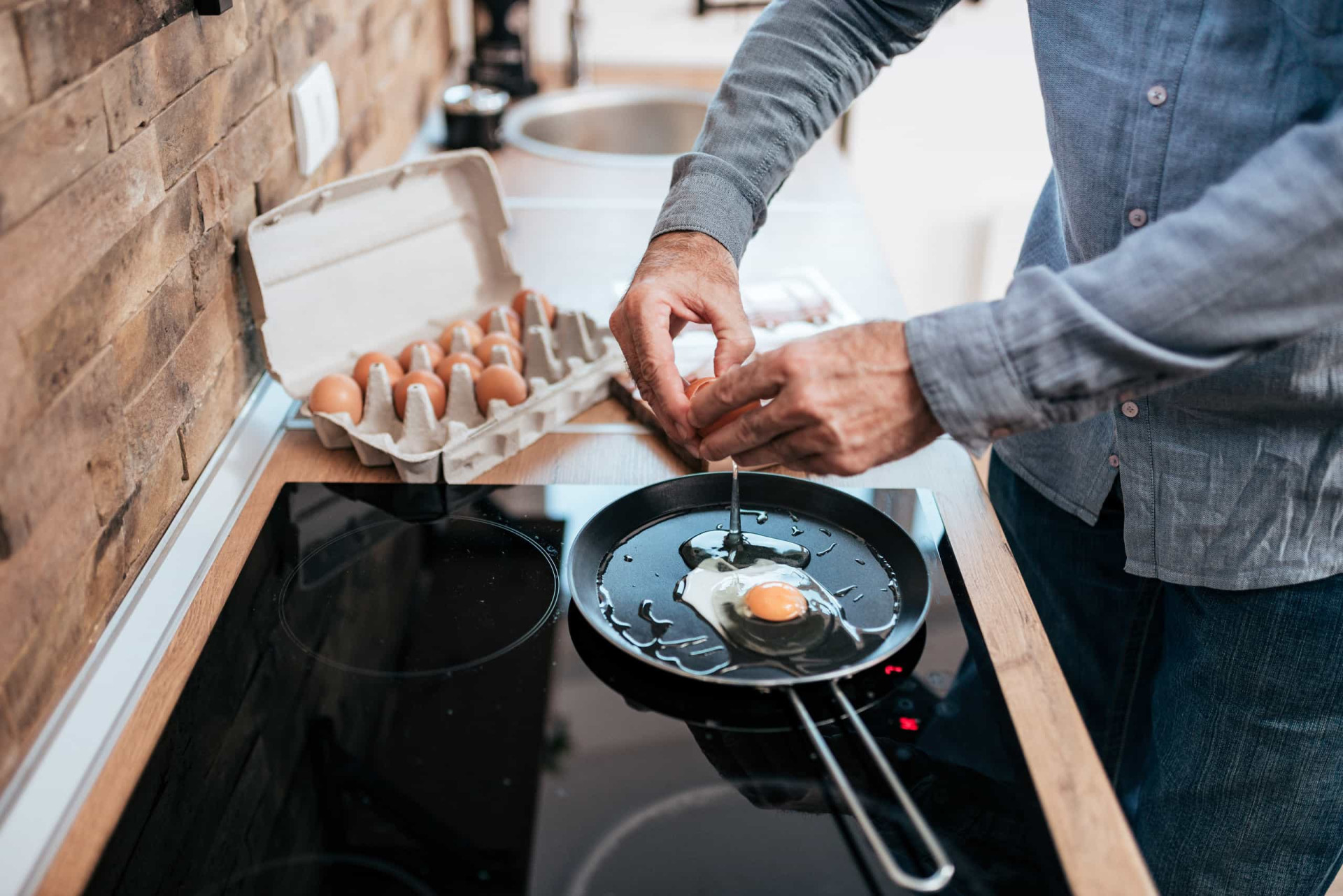 The true benefits and drawbacks of eating eggs