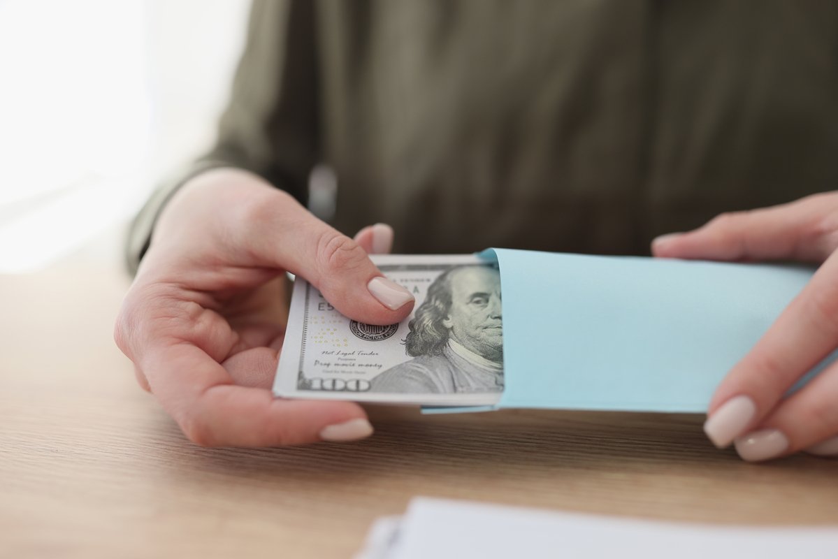 Stashing Your Cash During Trump's Tariff Uncertainty? This Type of Account Pays Over 4%