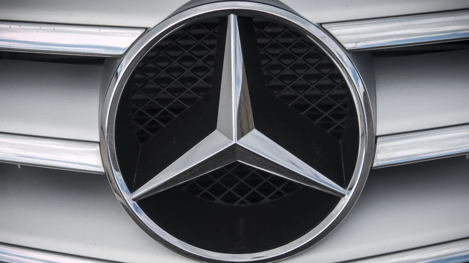 Mercedes changes course on the A-Class with extended production