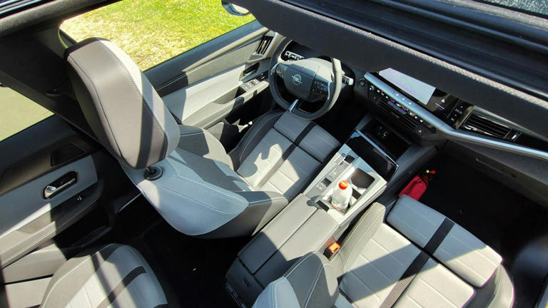 Opel Grandland BEV cockpit