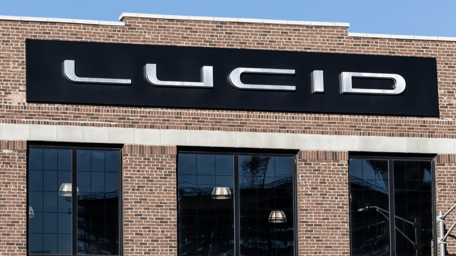 lucid-s-bold-pricing-strategy-just-fueled-another-record-breaking-quarter
